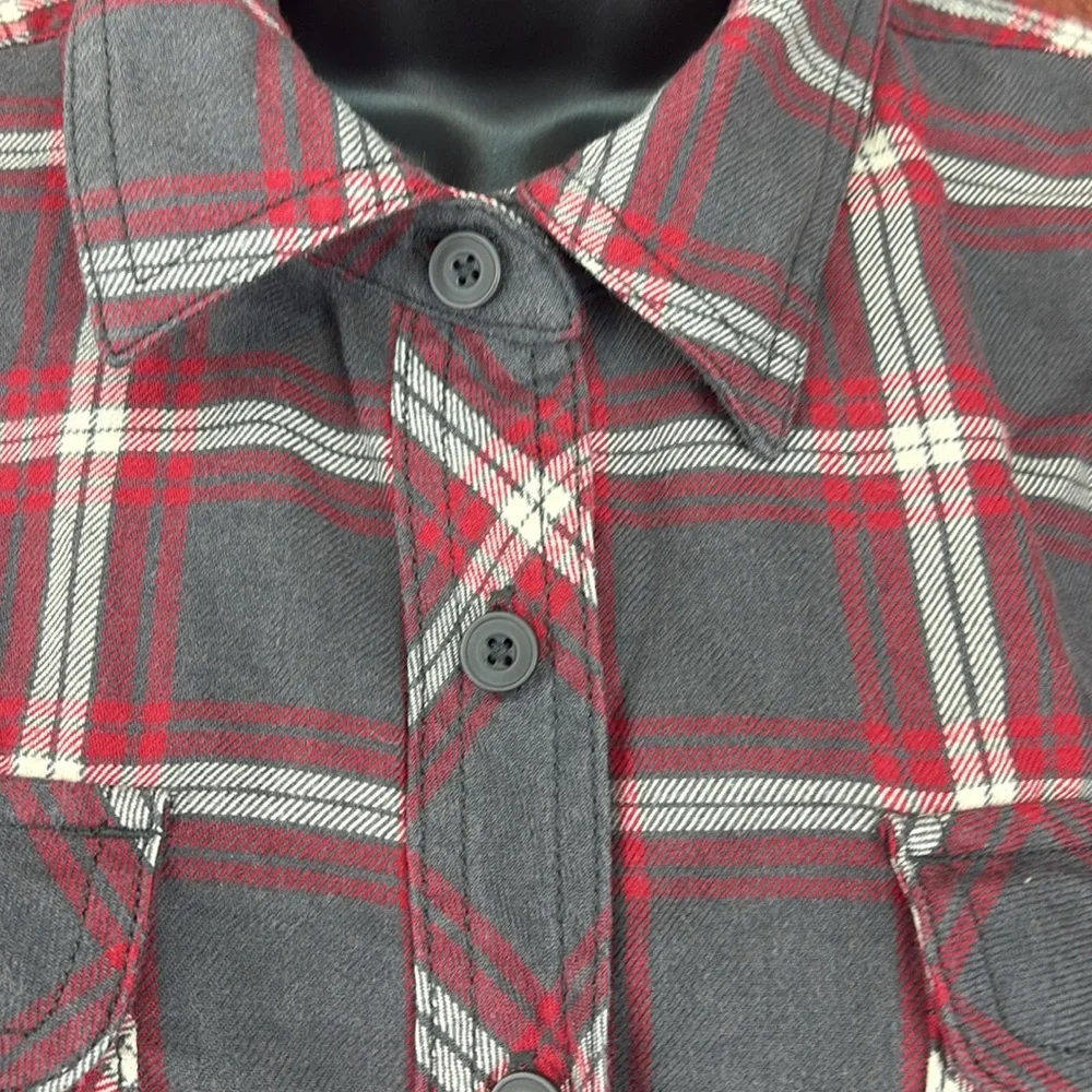 Duluth Trading Co Woman's Checkered Button Up Shirt Medium